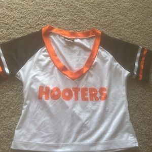 Authentic Hooters XS Baseball Tee 🙂